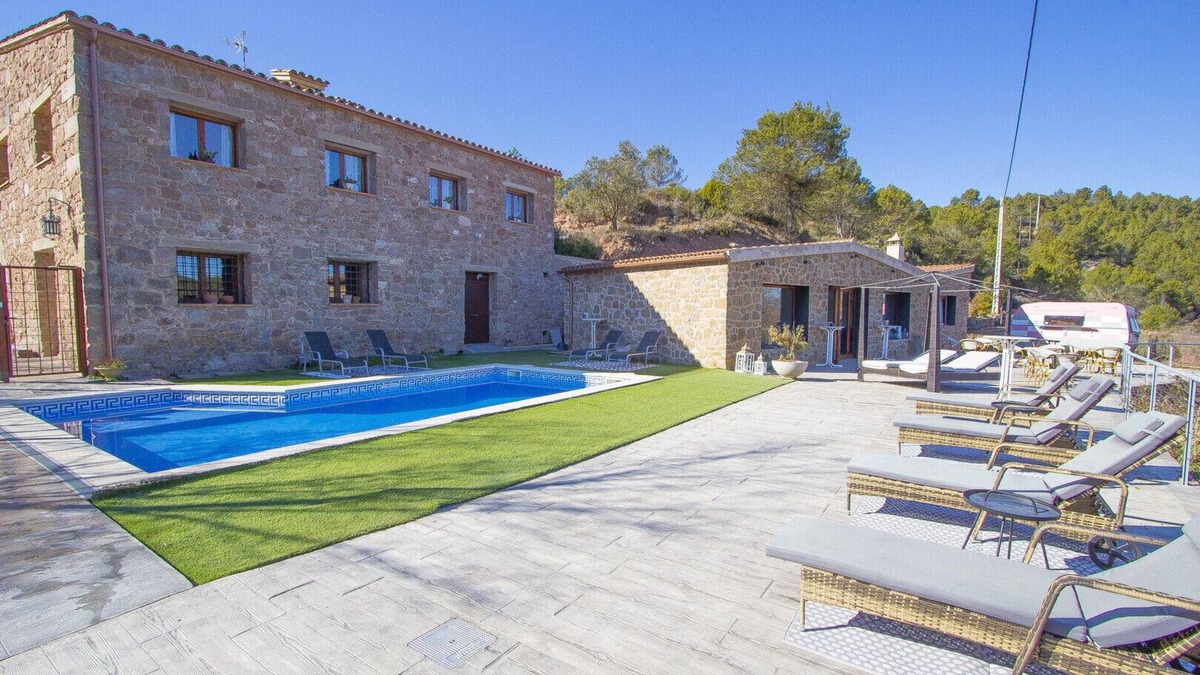 Rubio House | Country House 'Caelus Masia Boutique' with Mountain View, Wi-Fi and Air Conditioning