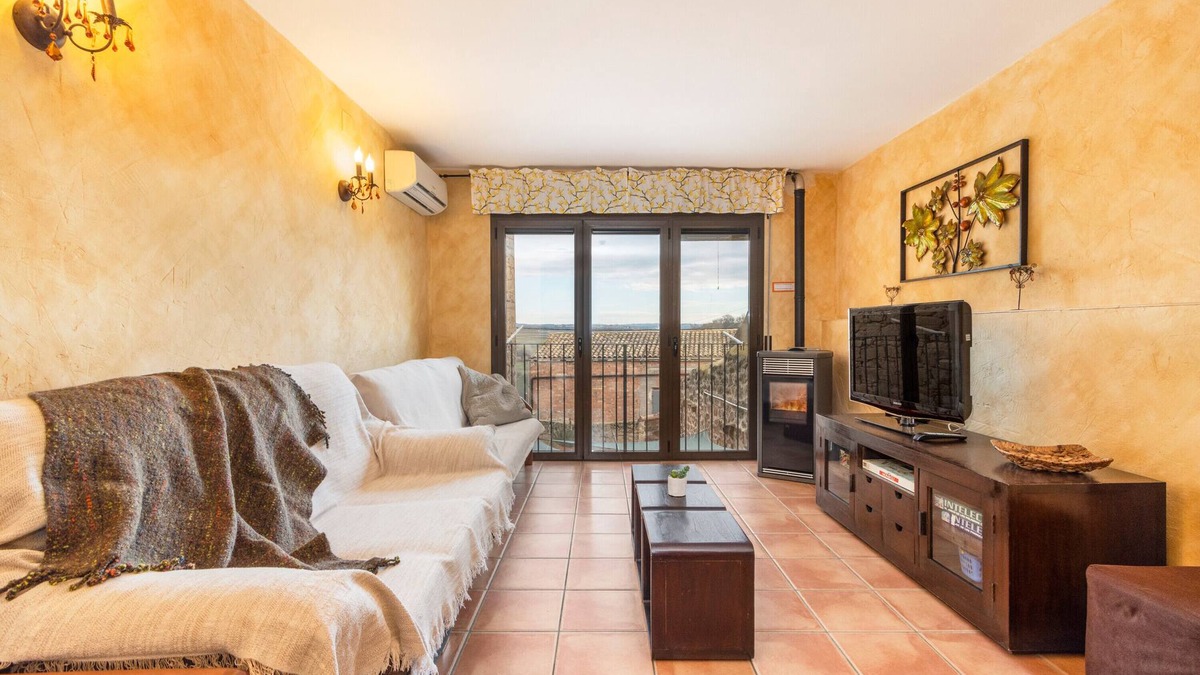 Osso de Sio House | Country House 'Cal Emilia' with Private Terrace, Wi-Fi and Air Conditioning