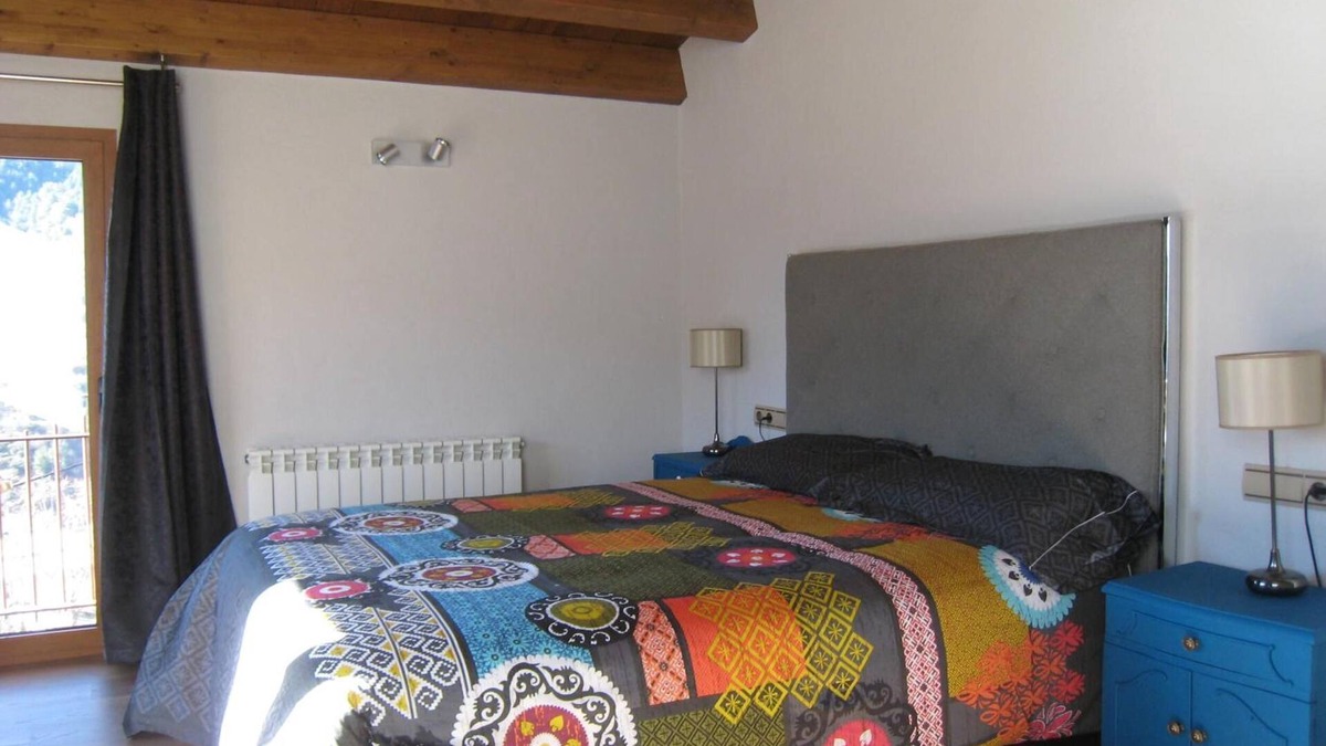 Aranser House | Country House 'Cal Poeta' with Mountain View, Private Garden and Wi-Fi