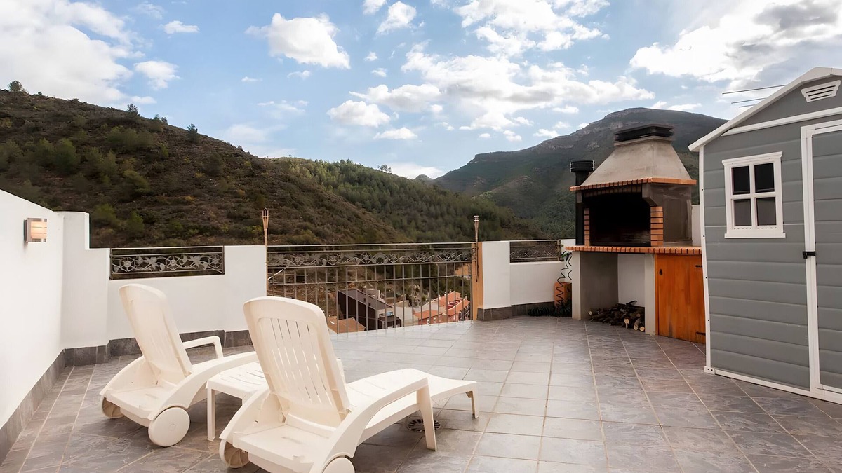 Alfondeguilla House | Country House 'Can Pitu' with Mountain View, Private Terrace and Air Conditioning