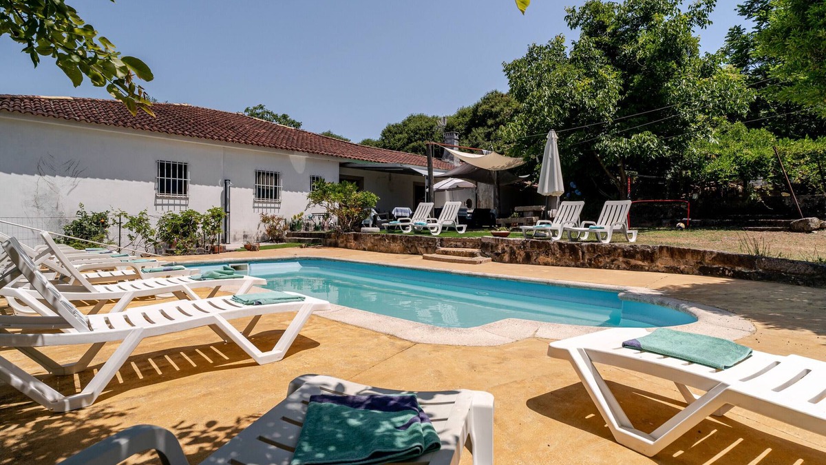 Cossourado Villa | Country House 'Casa Da Quinta' with Mountain View, Private Pool and Wi-Fi