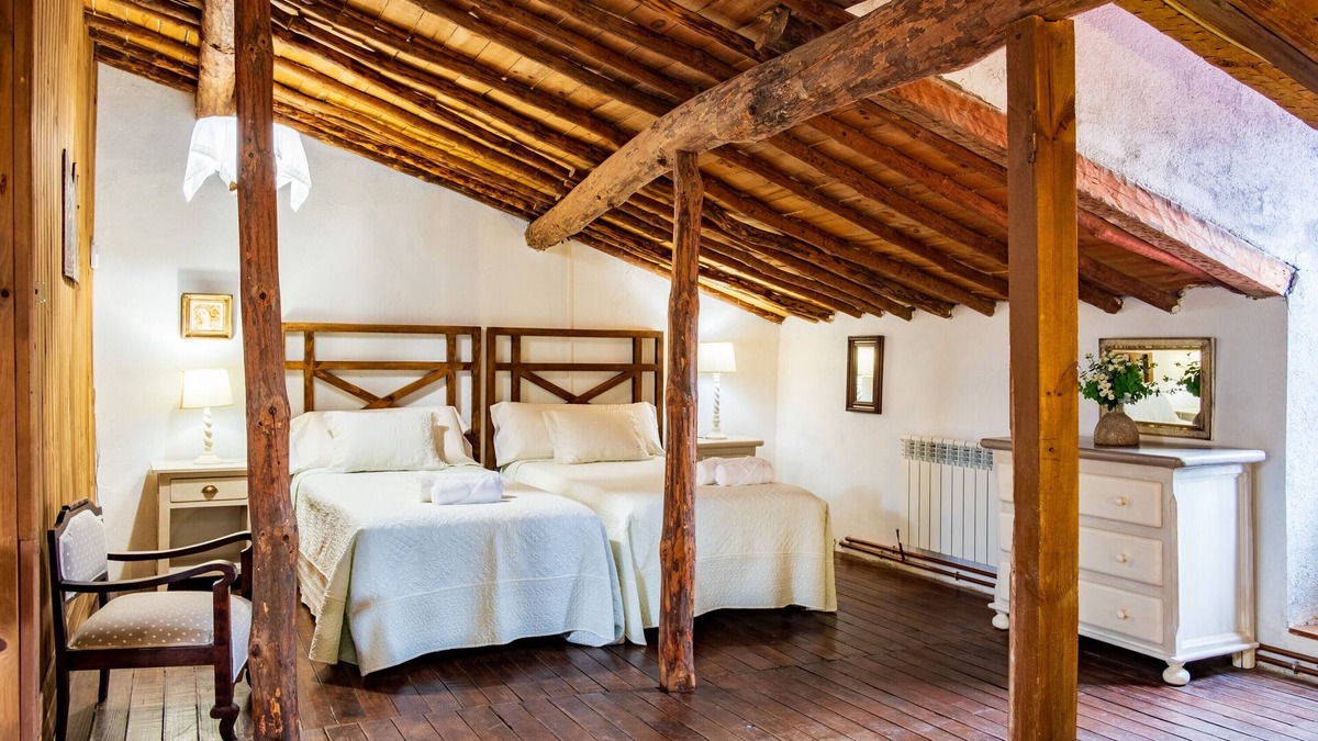 Vilvestre House | Country House 'Casa Obdulia' with Private Terrace and Wi-Fi