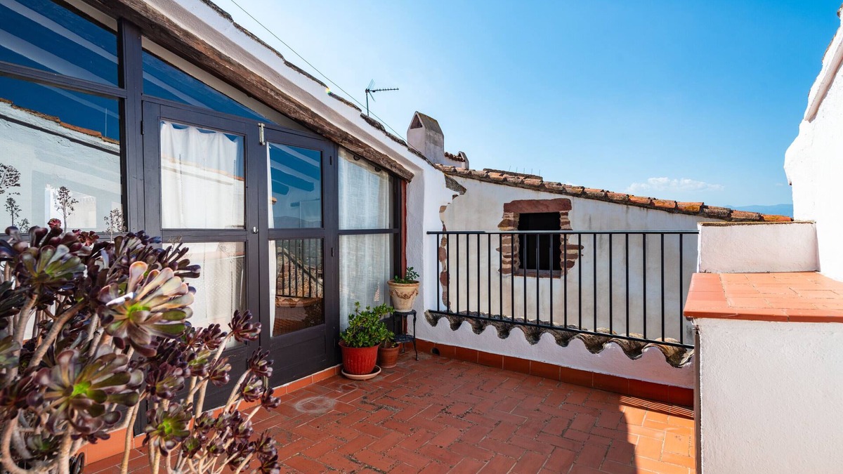 Vilafames House | Country House 'Casa Retiro Vilafames' with Mountain View, Private Terrace and Air Conditioning