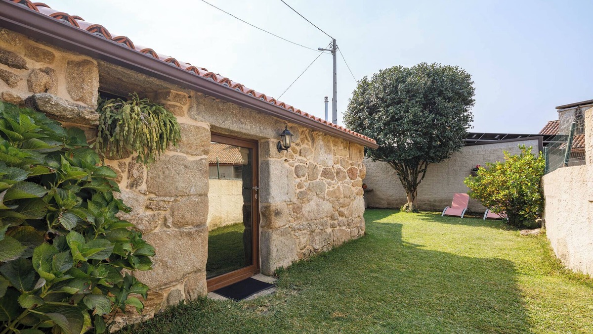 Portas House | Country House 'Casa Roi' with Private Terrace, Private Garden and Wi-Fi