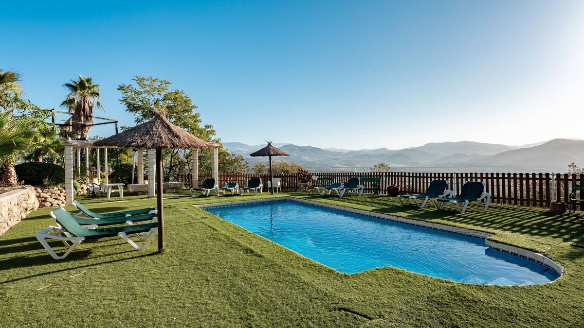 Alora House | Country House 'Casa Rural Salrima' with Mountain View, Wi-Fi and Air Conditioning