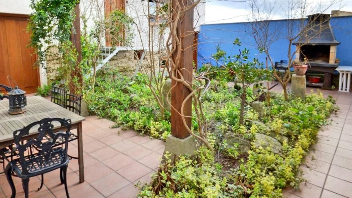 Lerin House | Country House 'Casa Rural La Tahona' with Private Terrace, Wi-Fi and Air Conditioning
