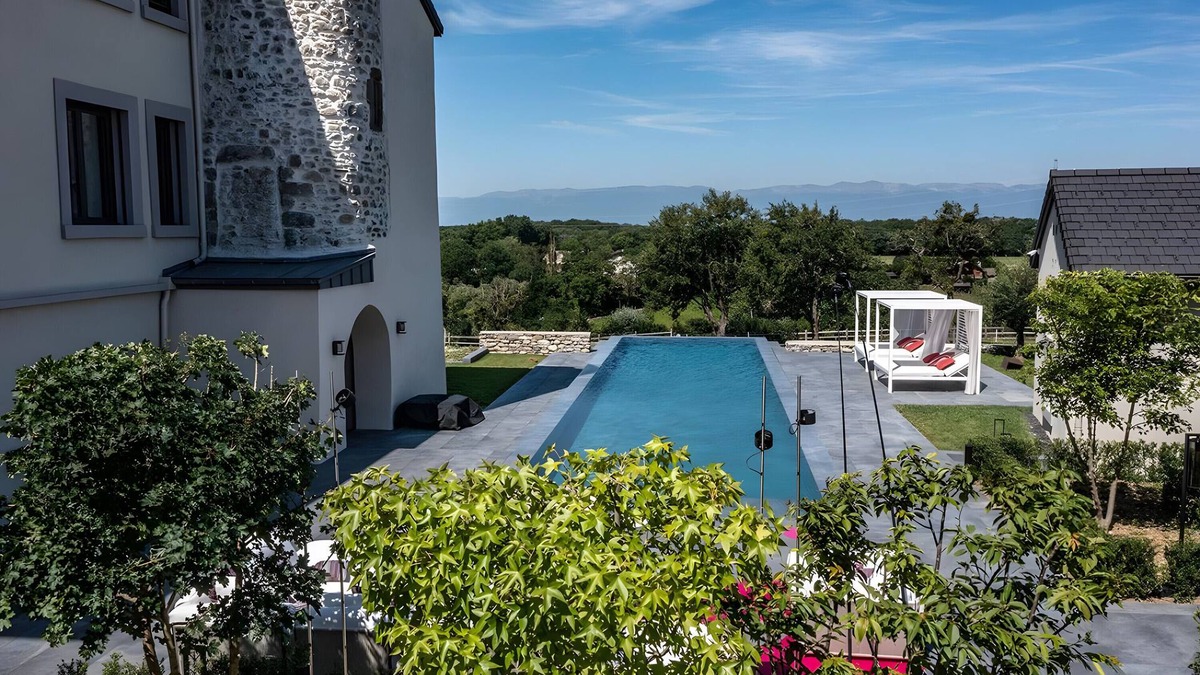 Saint-Cergues House | Country House 'Chateau De Neydens' with Mountain View, Wi-Fi and Air Conditioning