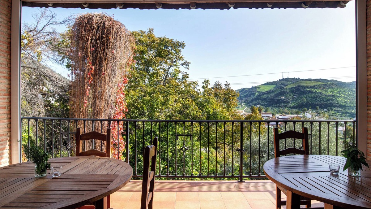 Algodonales House | Country House 'Ecoalbergue Rural De Algodonales' with Mountain View, Wi-Fi and Air Conditioning
