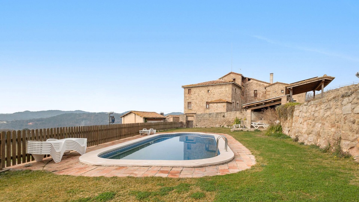 Olvan House | Country House 'El Baluard De Ferreres' with Mountain View, Shared Pool and Wi-Fi