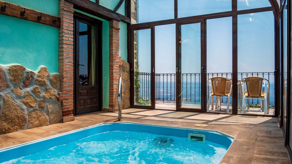 Pedro Bernardo House | Country House 'El Rincón Del Duende' with Mountain View, Wi-Fi and Air Conditioning