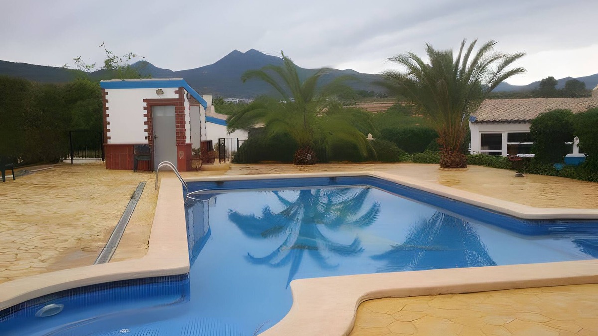 Moratalla Villa | Country House 'El Serrano' with Mountain View, Wi-Fi and Air Conditioning