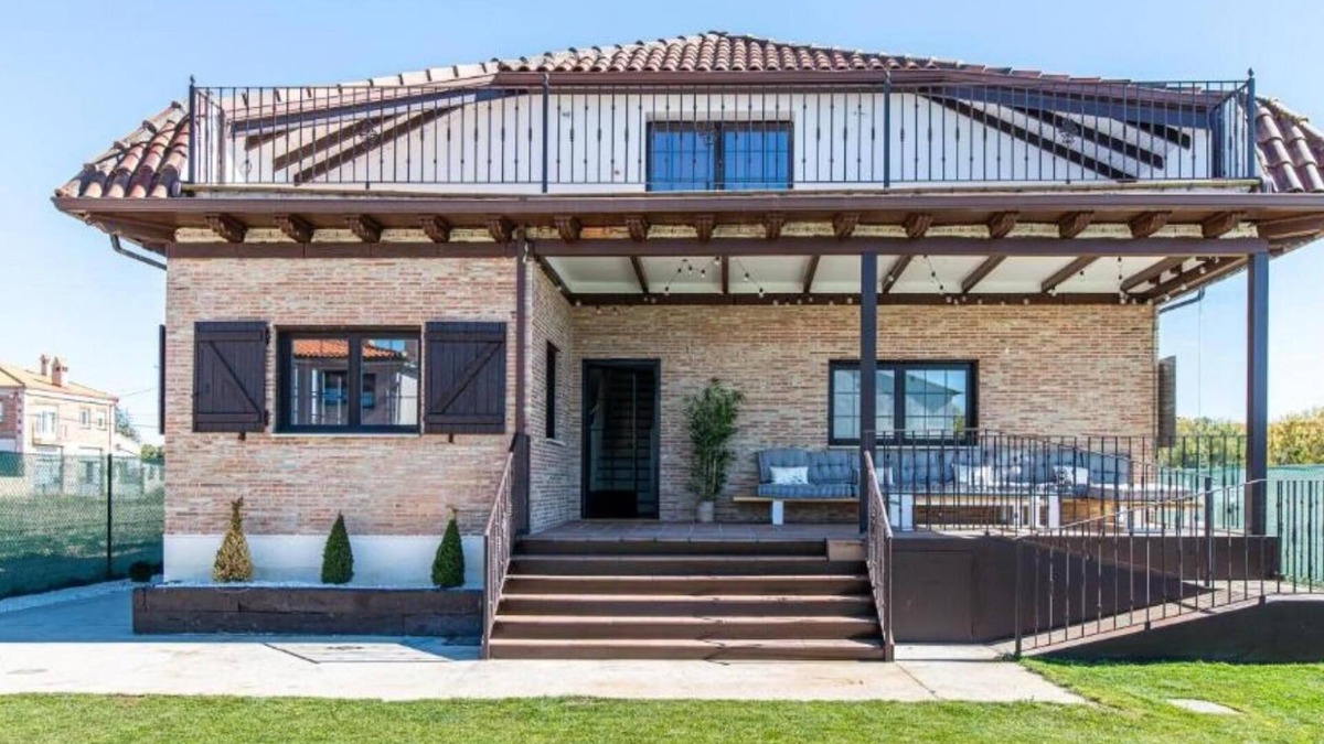 Ibeas de Juarros House | Country House 'Camino Blanco' with Private Pool, Shared Terrace and Air Conditioning