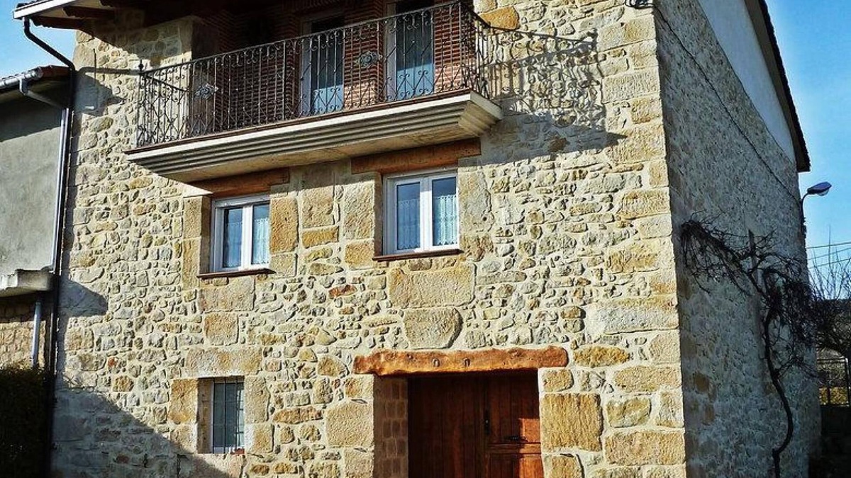 Lozares de Tobalina House | Country House 'El Balcon Del Tobalines' with Mountain View and Private Garden