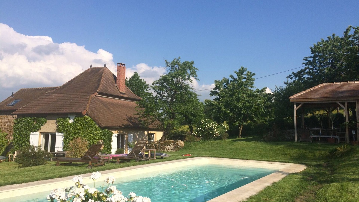 Briant House | COUNTRY HOUSE - EXCEPTIONAL VIEW - SWIMMING POOL - Sleeps 12