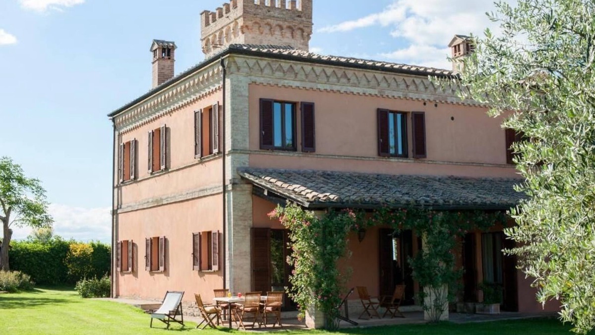 Pietrauta Apartment | Country House Fountain - Tower