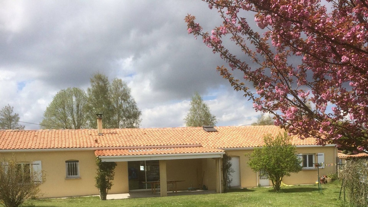 Saint-Cybardeaux House | Country house in the heart of the vineyards