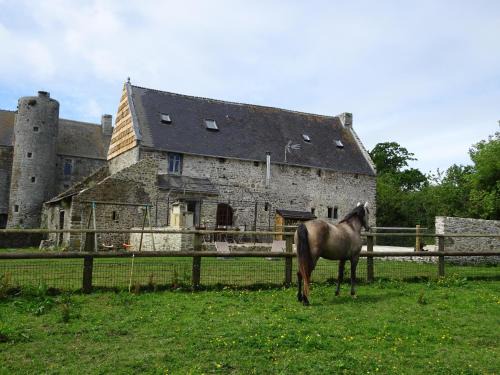 Saint-Lo-d'Ourville House | Country house on a beautiful medieval estate
