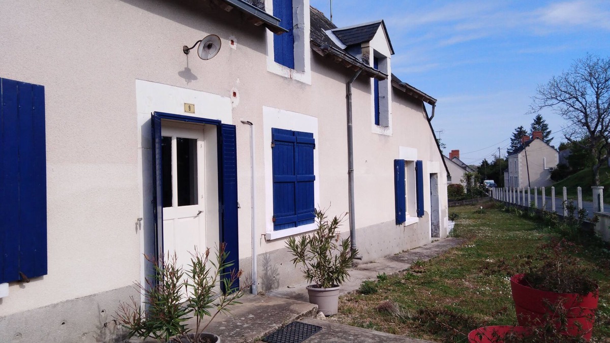 Lucay-le-Male Cottage | Country house in town with all shops