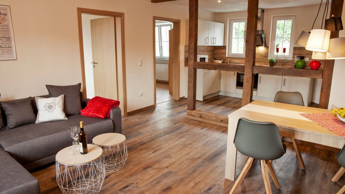 Homberg Apartment | Country house in Rinnetal: modern holiday Froschkönig with large garden