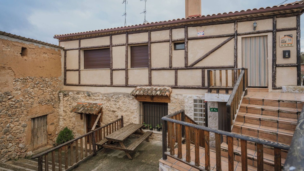 Curiel House | Country House 'Las Tercias De Curiel' with Mountain View and Wi-Fi