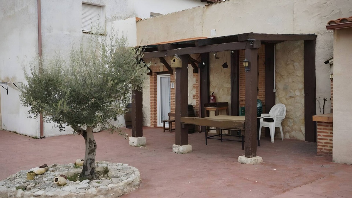 Rueda House | Country House 'La Abuela Marcelina' with Private Garden and Wi-Fi