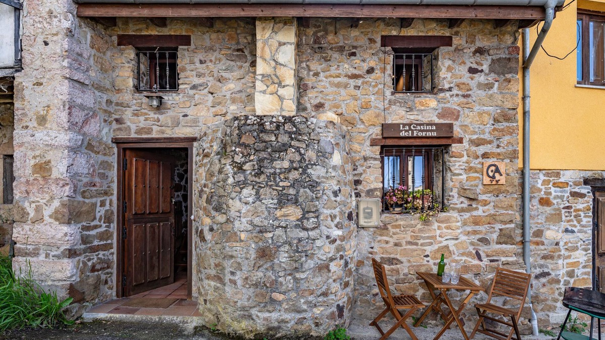 Pravia House | Country House 'La Casina Del Fornu' with Mountain View and Private Garden