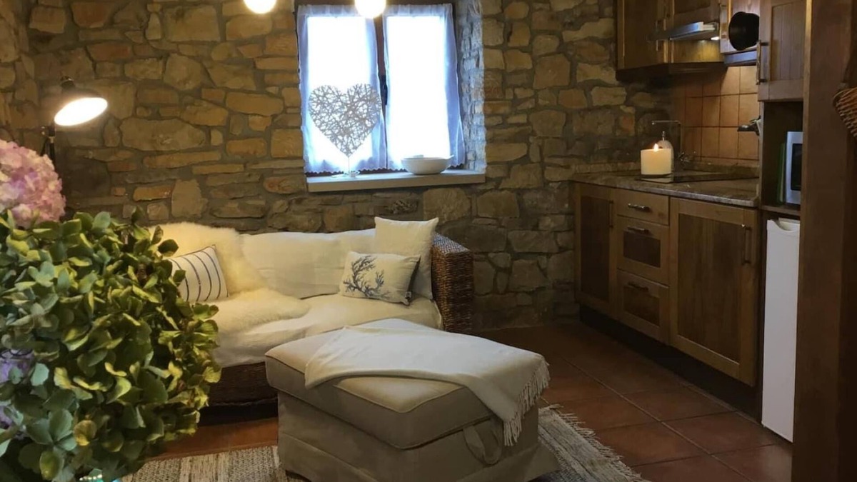 Colunga House | Country House 'La Casita De Luces' with Mountain View, Private Terrace and Wi-Fi