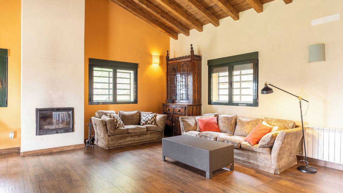 Piedralaves House | Country House 'La Morada De Piedralaves' with Mountain View, Private Pool and Wi-Fi