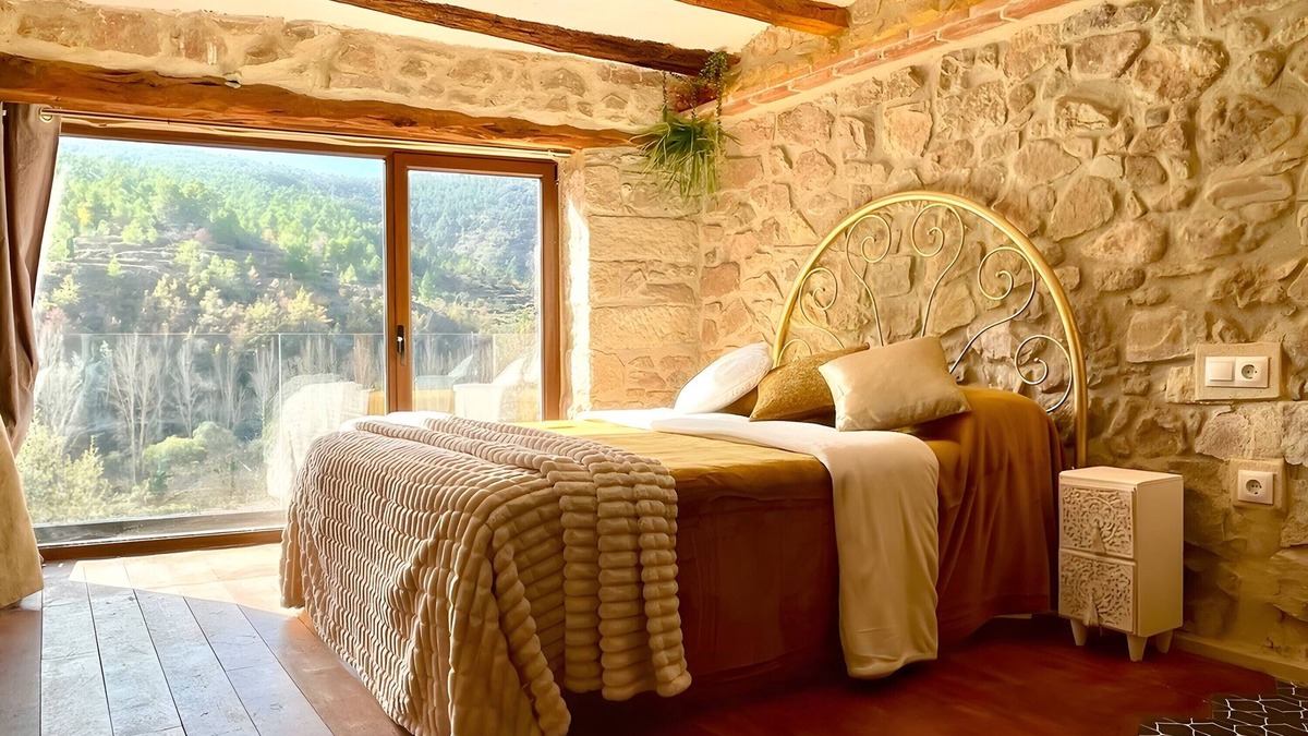 Olba House | Country House 'La Pequeña Cantonesa' with Mountain View, Balcony and Air Conditioning
