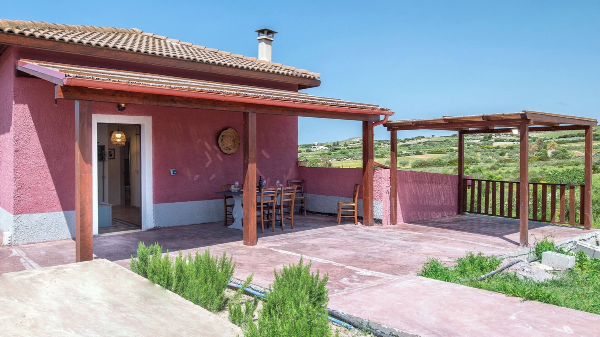 Sorso Ski Chalet | Country House 'La Valle degli Ulivi' with Mountain View, Wi-Fi and Air Conditioning