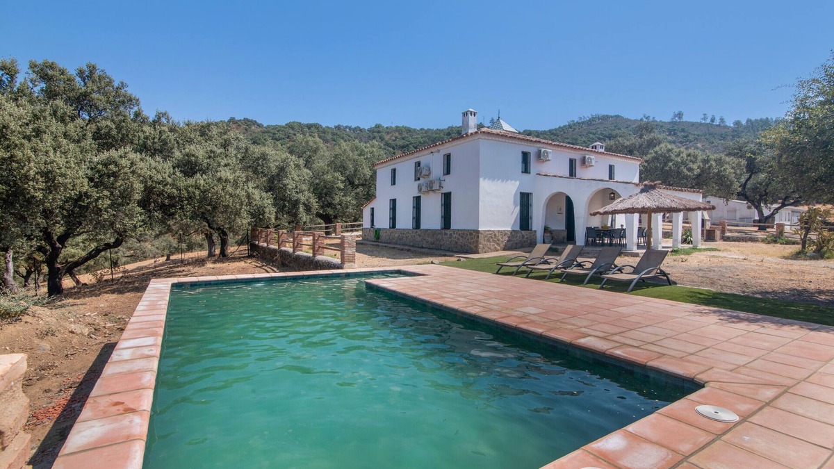 La Nava House | Country House 'Las Cabrillas La Nava' with Mountain View, Private Pool and Air Conditioning