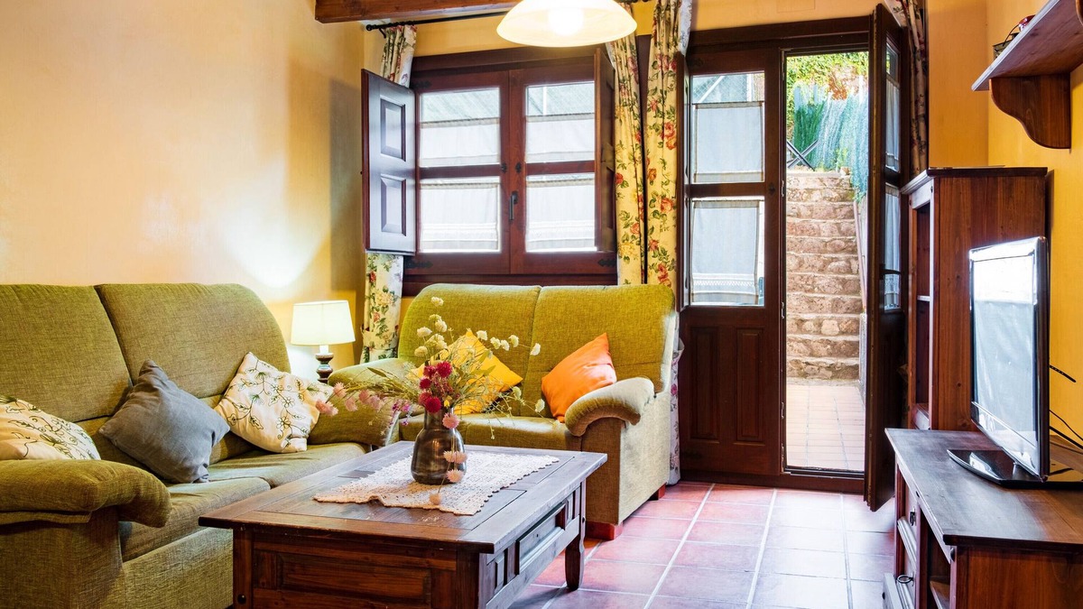 Candelario House | Country House 'Las Puentes 2' with Mountain View, Private Garden and Wi-Fi