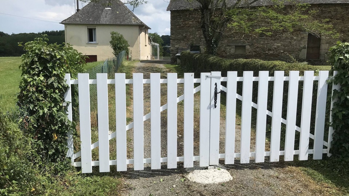 Sadroc House | Country house located in a small Corrézien village
