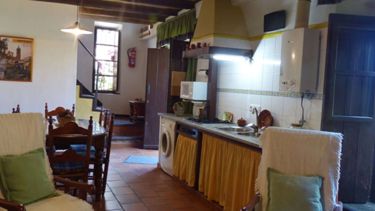 Fuenteheridos House | Country House 'Los Cascos' with Mountain View, Shared Pool and Air Conditioning