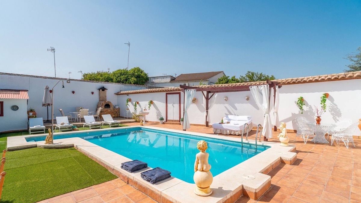 Penaflor House | Country House 'Los Mellizos' with Private Pool, Wi-Fi and Air Conditioning
