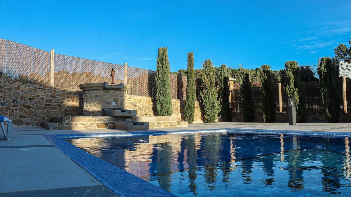 Vilademuls Villa | Country House 'Mas Manosa' with Mountain View, Wi-Fi and Air Conditioning