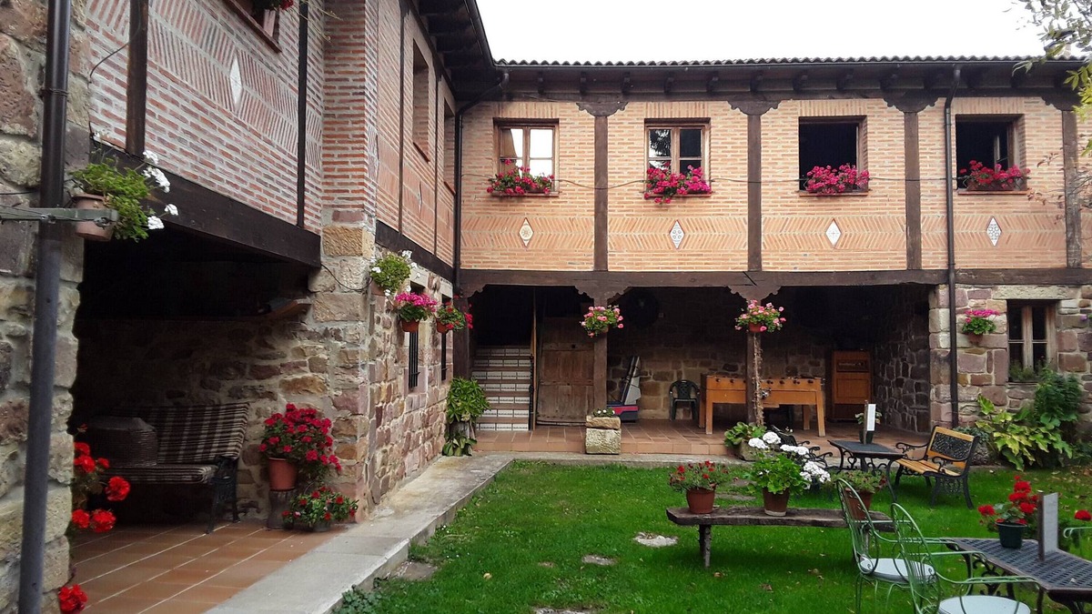 Muda House | Country House 'Nido Patio' with Mountain View, Shared Terrace and Wi-Fi
