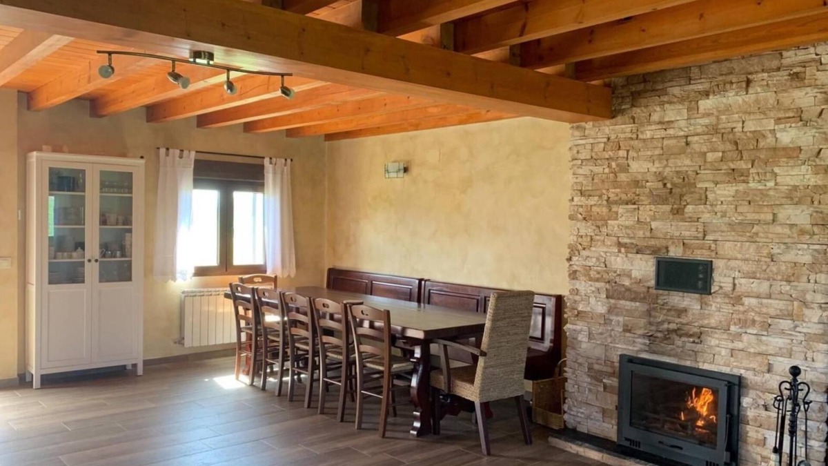 Gavilanes House | Country House 'Paraje Navazos' with Mountain View, Private Pool and Wi-Fi