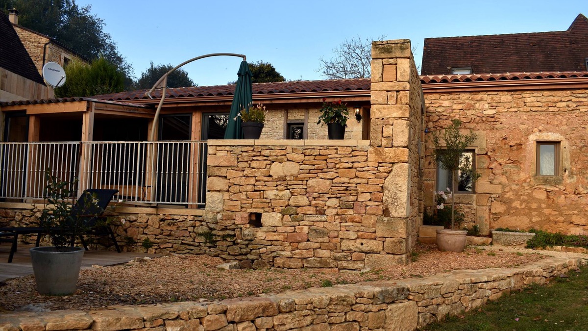Vezac House | Country house, private Jacuzzi, shared pool, air conditioning, WIFI, parking.