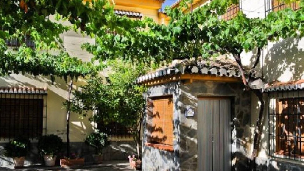 Barrio de la Vega House | Country House 'Roque' with Mountain View, Wi-Fi and Air Conditioning