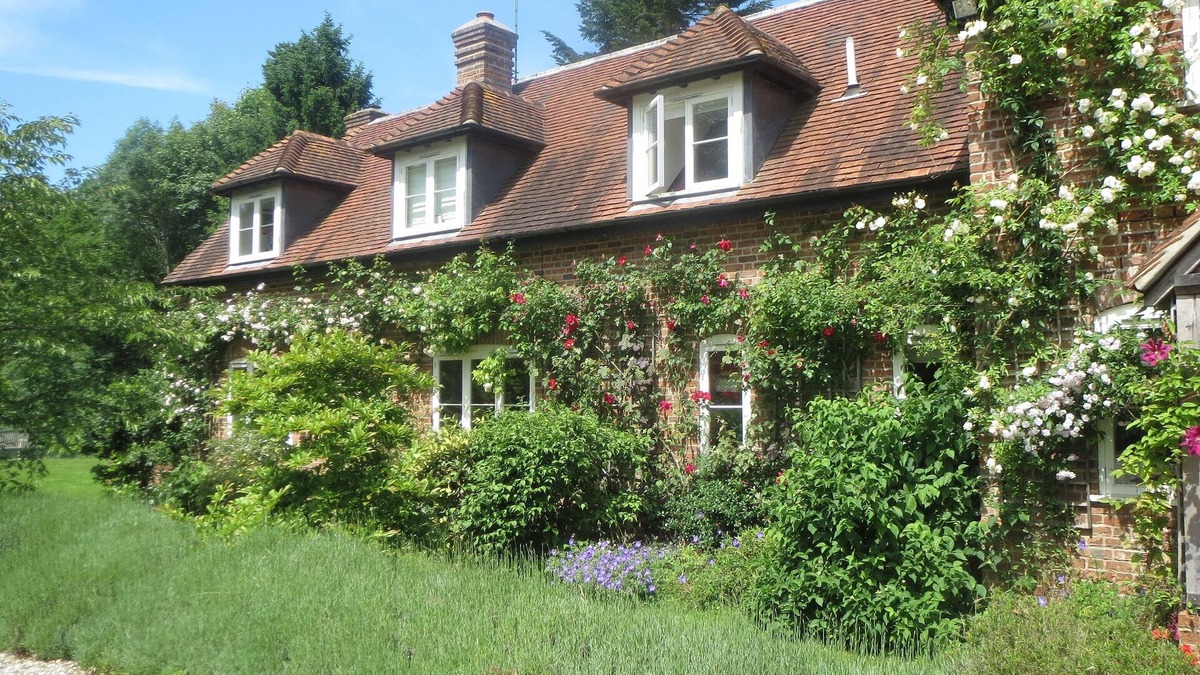 Penwood Other | Country House, Sleeps 10, Swimming Pool And Tennis Court, In Inkpen, Berkshire