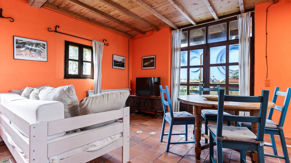 Villaviciosa House | Country House 'Suite Alfar' with Private Terrace, Private Garden and Wi-Fi