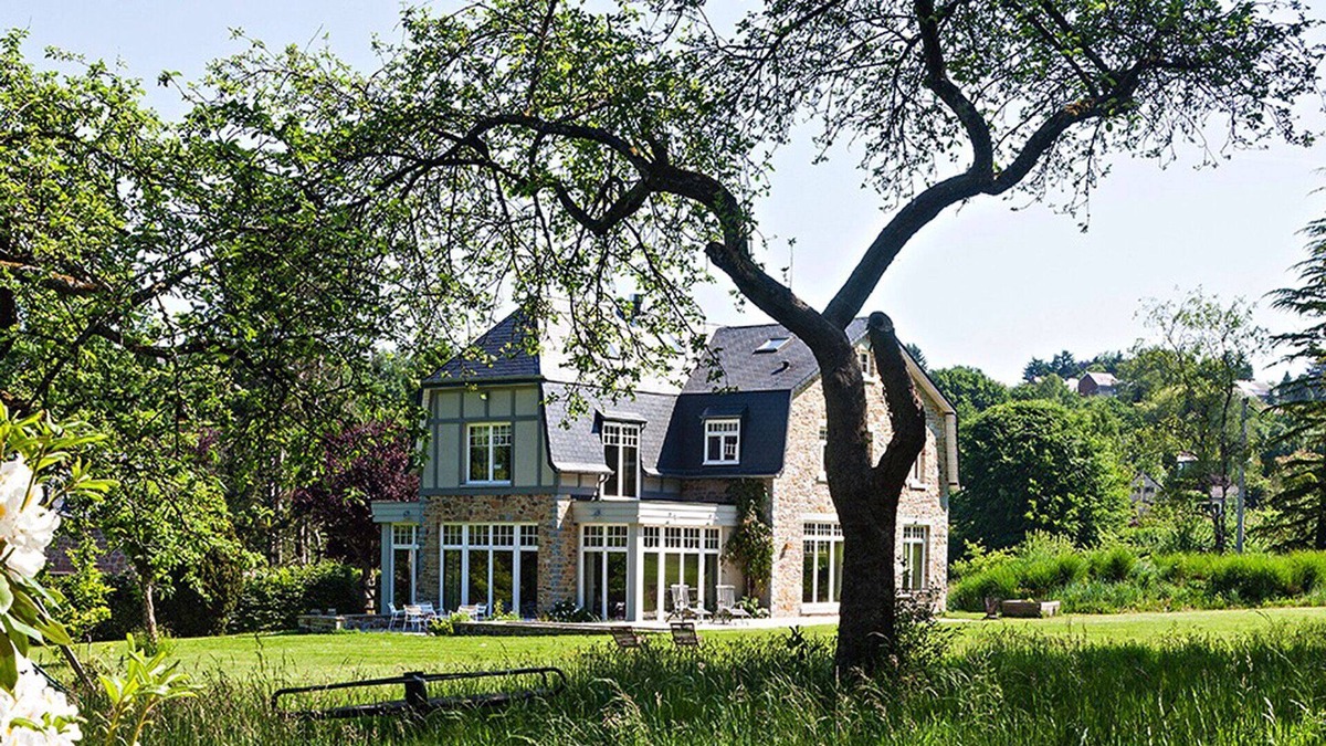 Profondeville House | country house tastefully renovated, large garden, pool, bowling - 14 pers.