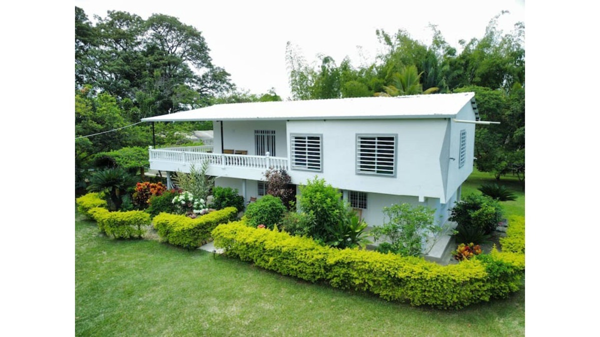 Guacari Villa | Country house with pool and jacuzzi, near Ginebra Valle del Cauca.