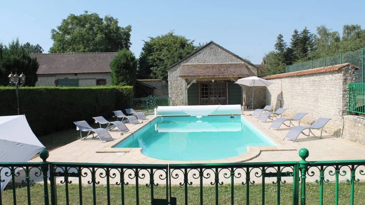 Fains-la-Folie House | Country house with pool near Paris