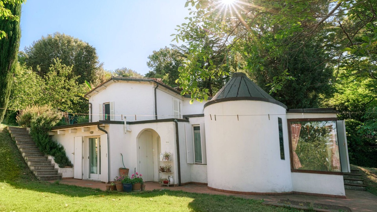 Pesaro House | Country house with garden and sea view