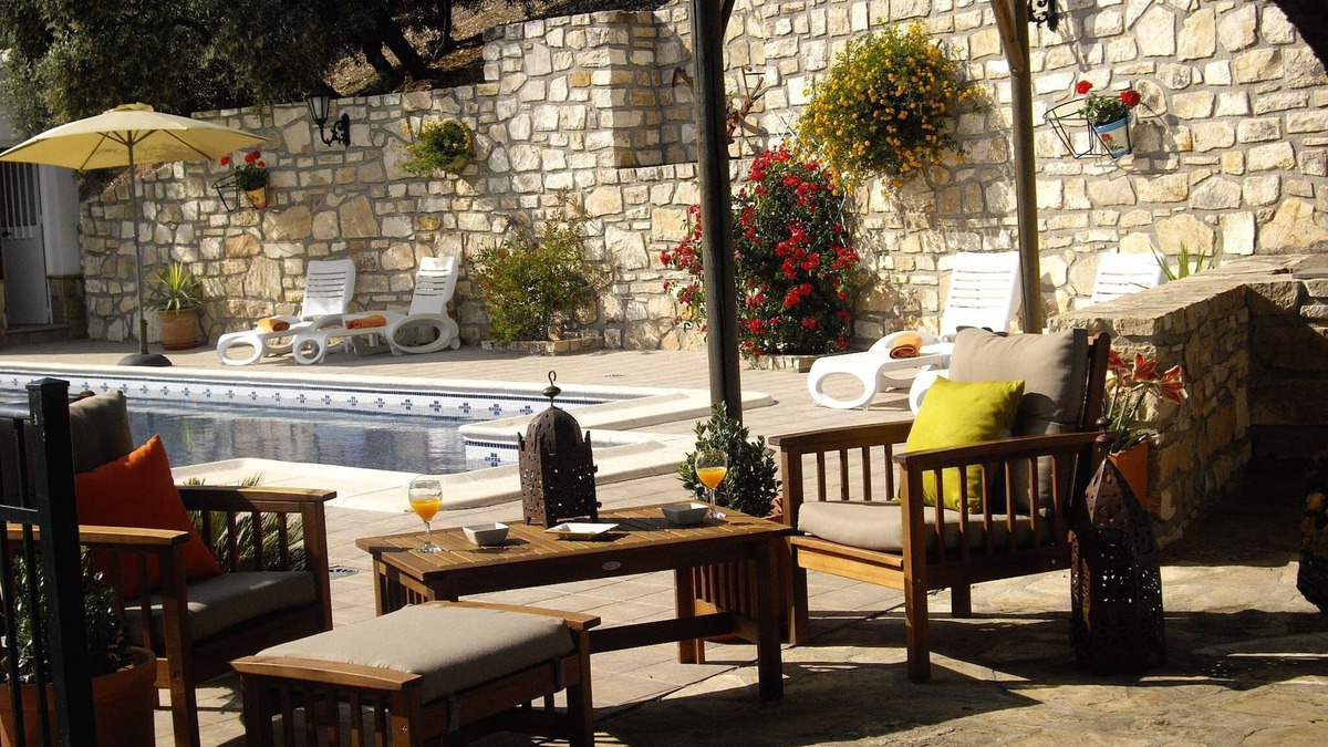 Iznajar House | Country House with large Pool and Stunning Views. Near the Historic Iznajar