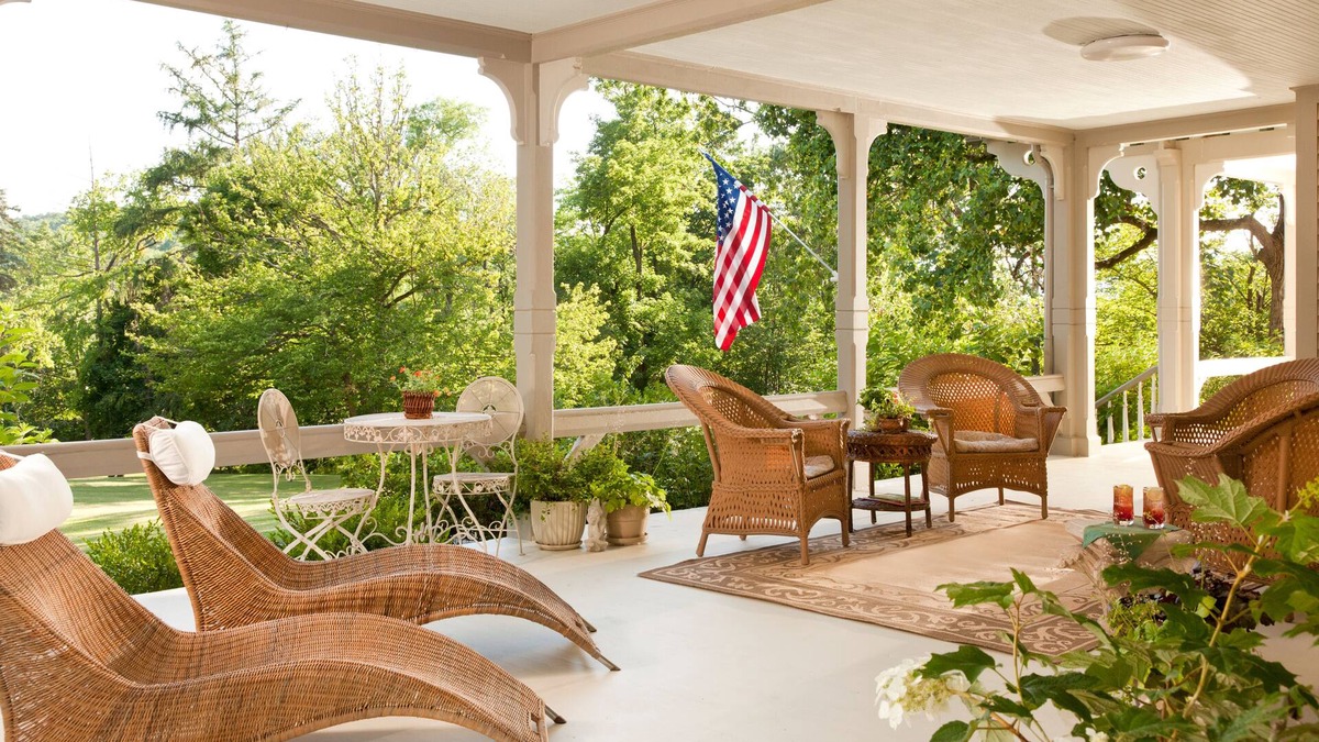Hudson House | Country House with Mountain Views, Fireplaces and Hiking