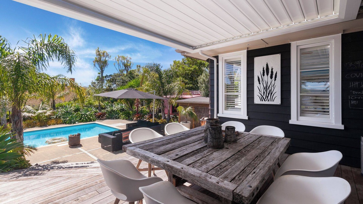 Warkworth House | Country Idyll House - Sandspit Holiday Home