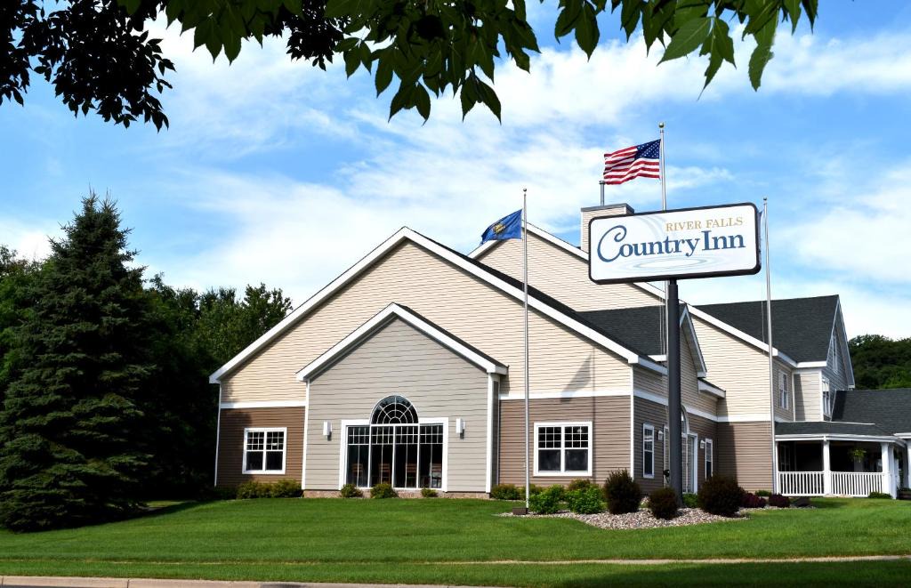 River Falls Hotel | Country Inn River Falls
